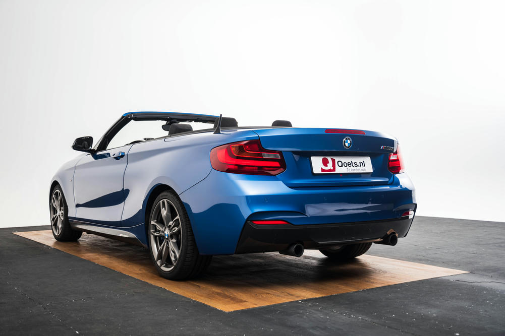 BMW M235i Cabrio Estoril Blau