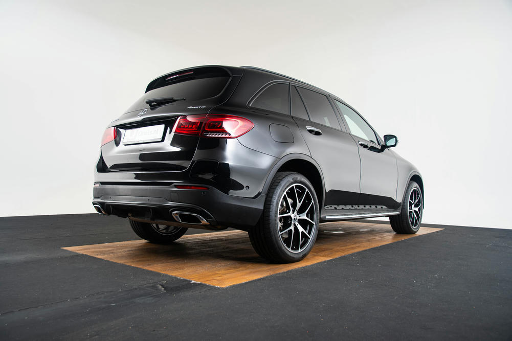 Mercedes-Benz GLC 300 e 4MATIC Obsidiaanzwart