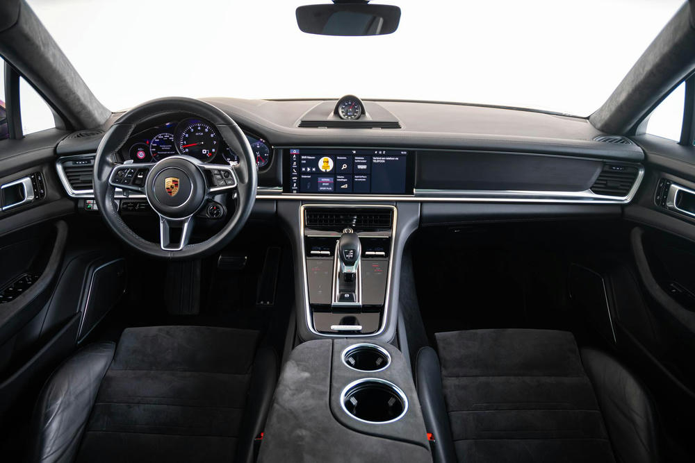 #12 Porsche Panamera GTS Sport Turismo34d.jpg