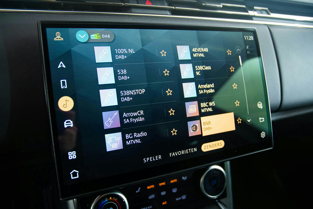 13.1 inch touchsreen land rover range rover