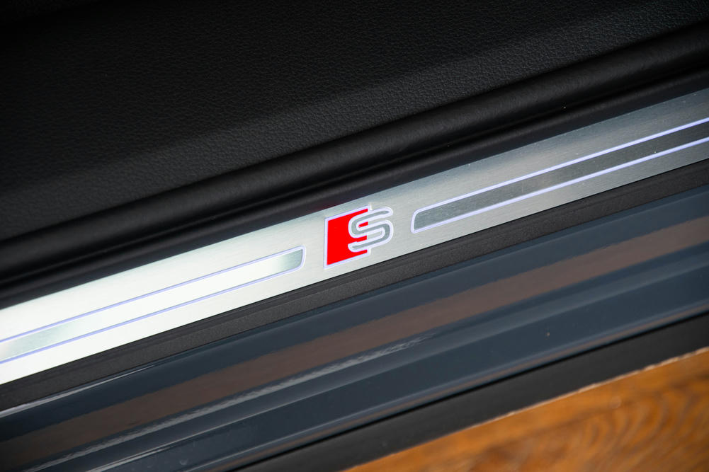 Audi Q8 e-tron Magneetgrijs