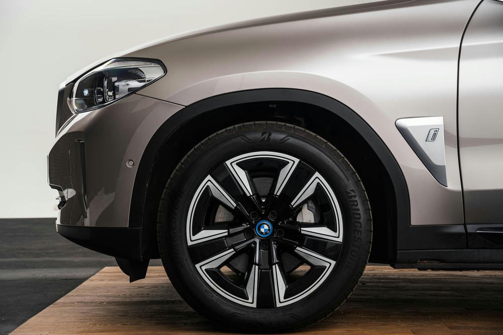 19 inch - aerodynamisch design (styling 842) in Bicolor Jet Black.