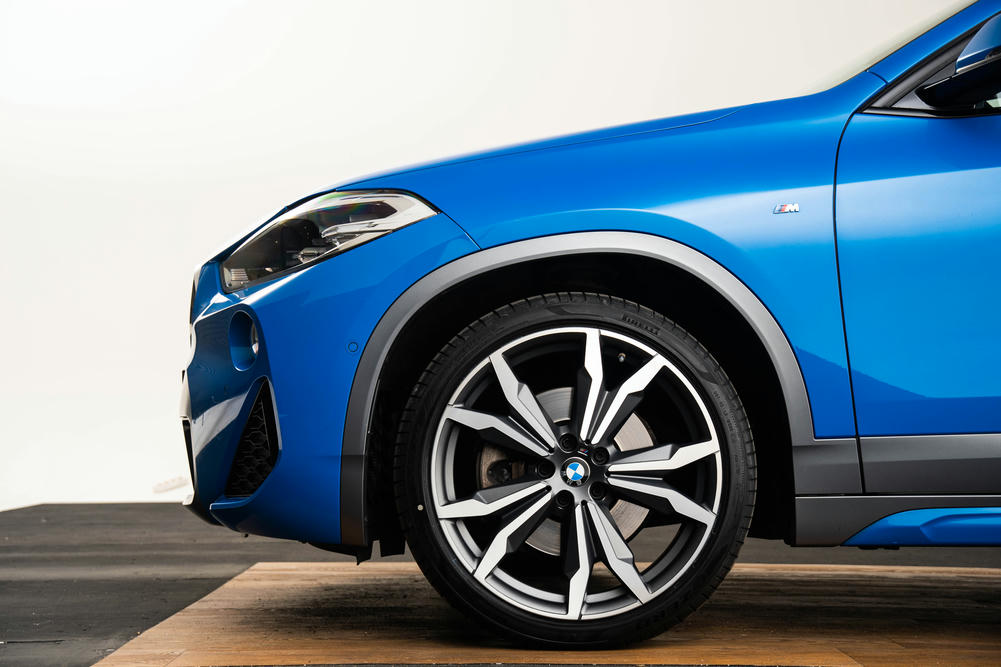 BMW X2 sDrive20i Arctic Misano Blue