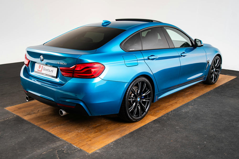 BMW 440i in Snapper Rocks