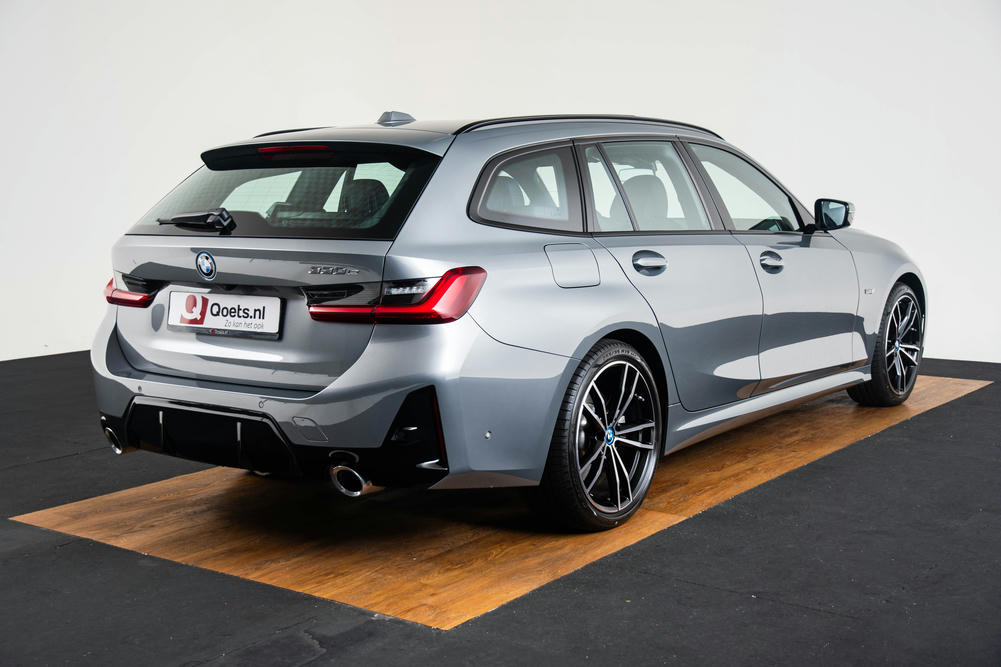 BMW 330e Touring Skyscraper Grau