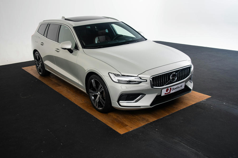 Volvo V60 in Birch Light metallic