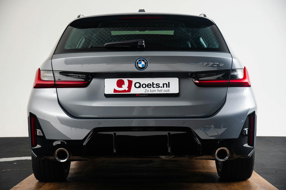 BMW 330e Touring Skyscraper Grau