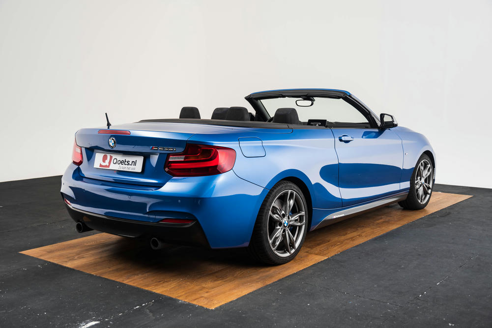 BMW M235i Cabrio Estoril Blau