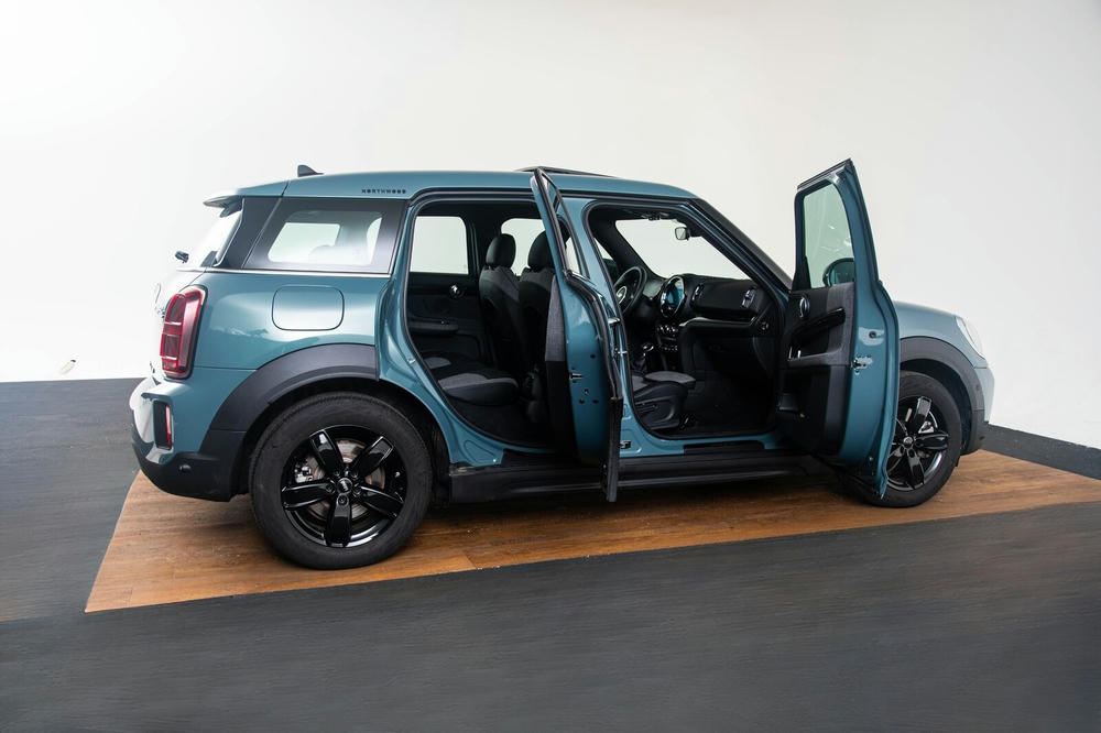 MINI Countryman zijkant