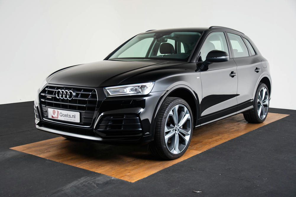 Zwarte Audi Q5 50 TFSI e