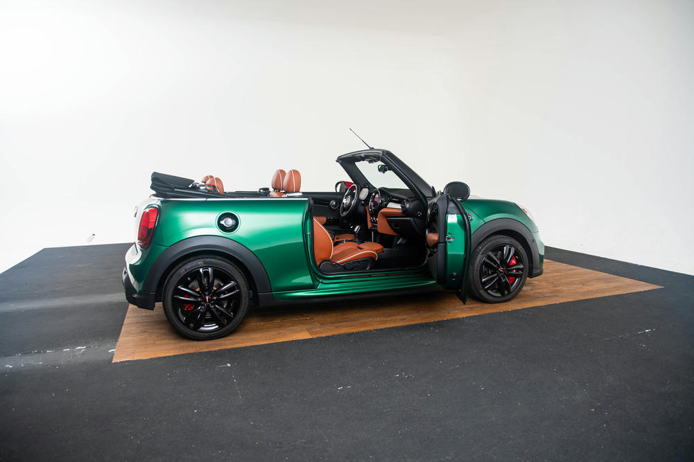 MINI Cooper Cabrio zijkant
