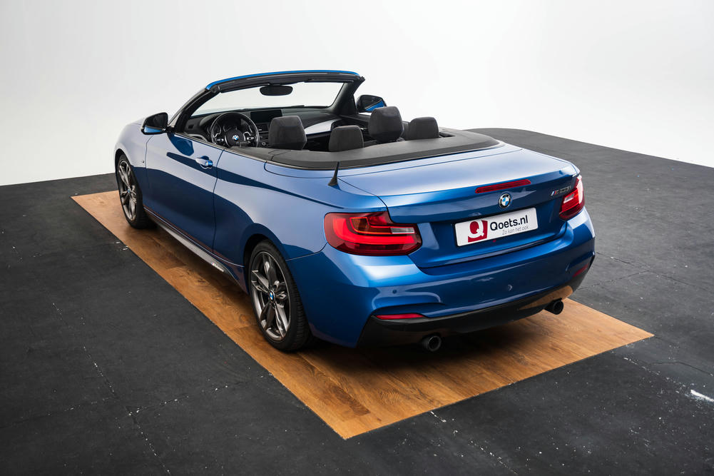 BMW M235i Cabrio Estoril Blau