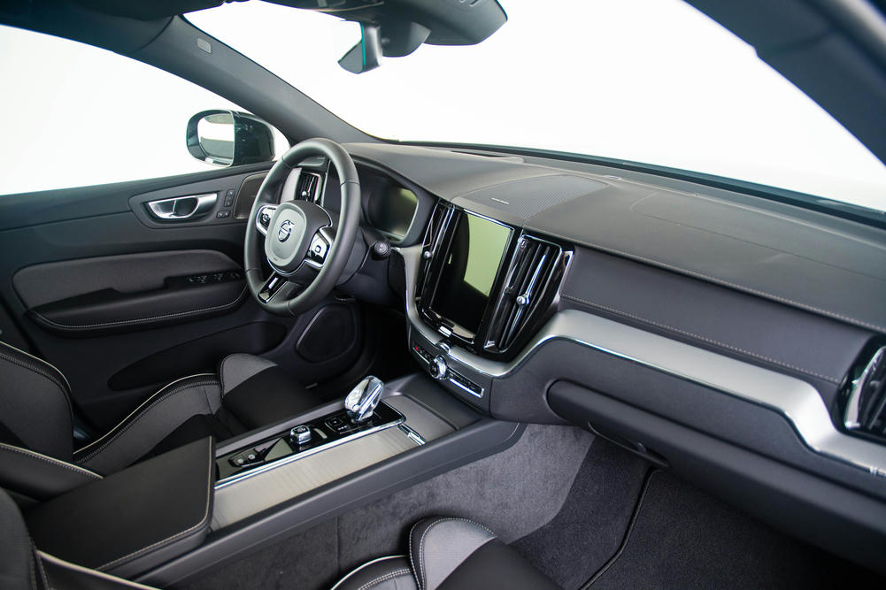 Premium materialen zoals een kristallen schakelpook