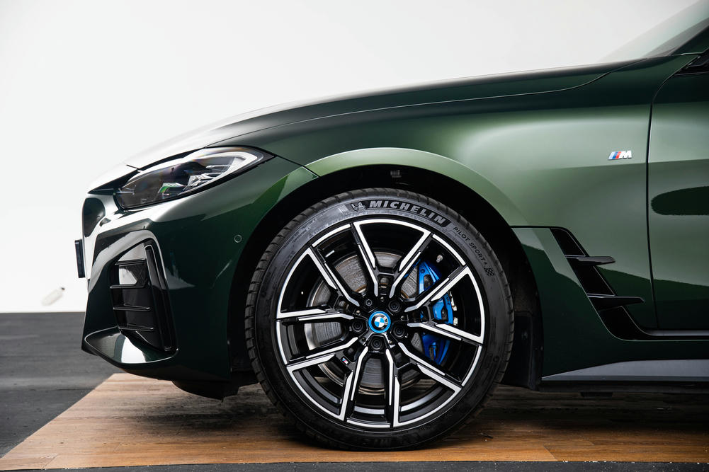 BMW i4 eDrive40 Sanremo grun metallic