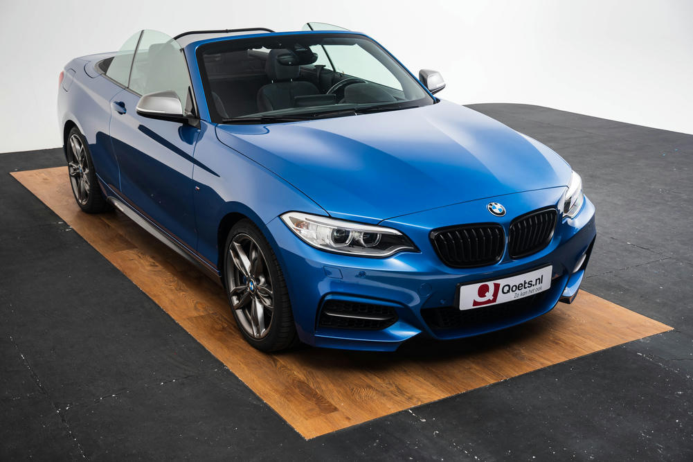 BMW M235i Cabrio Estoril Blau