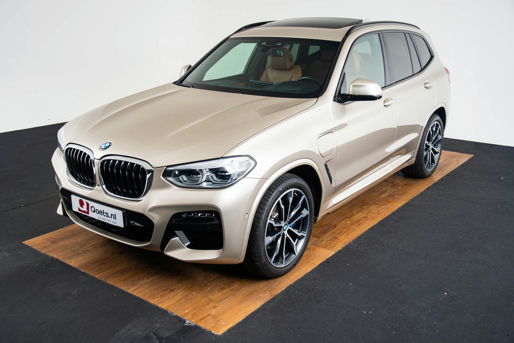 BMW X3 xDrive30e Sunstone Metallic