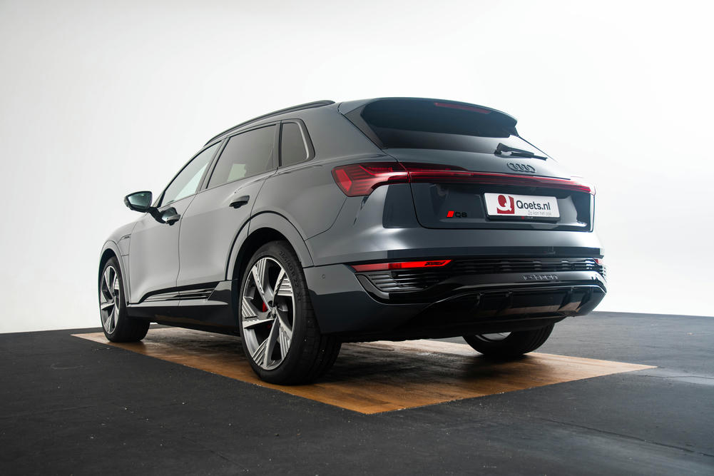 Audi Q8 e-tron Magneetgrijs