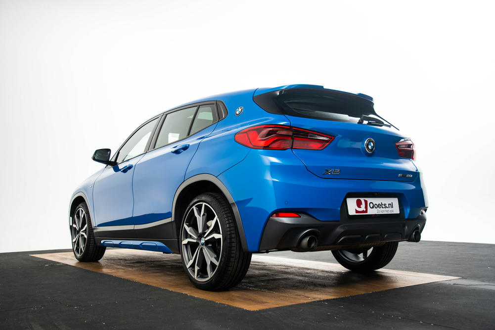 BMW X2 sDrive20i Arctic Misano Blue