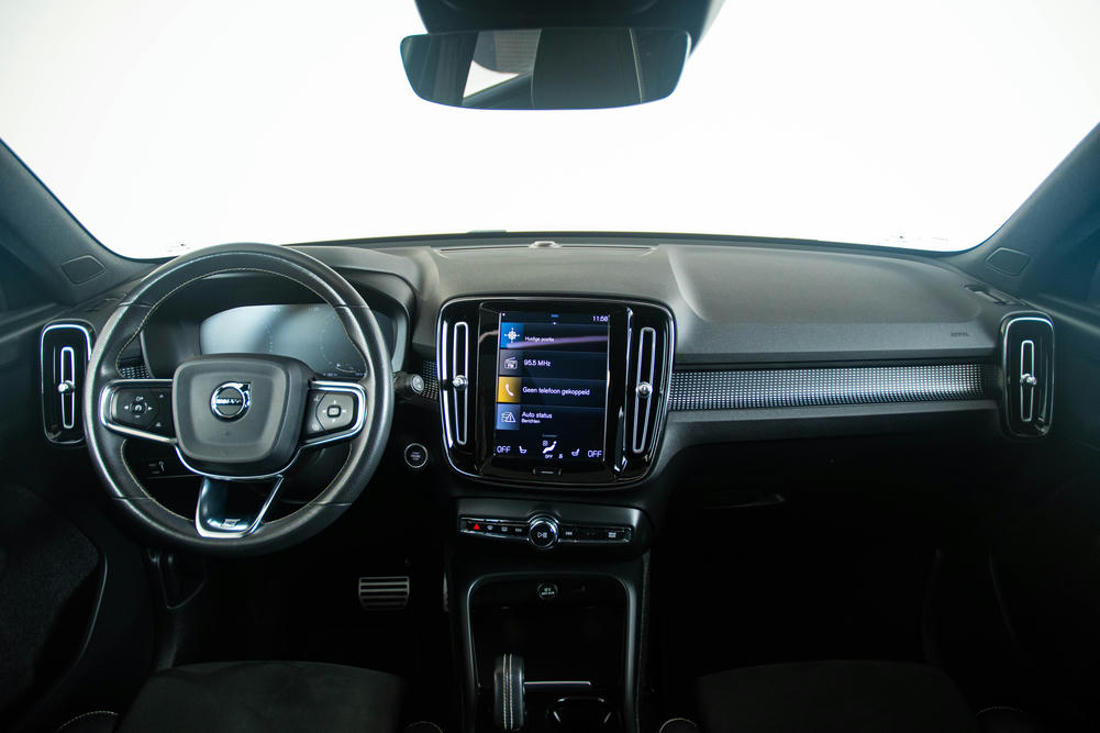 Volvo XC40 cockpit