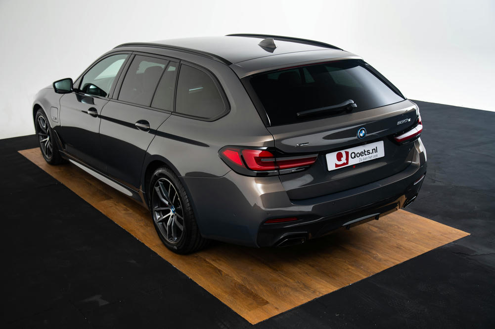 BMW 530e Touring Alvit Grau