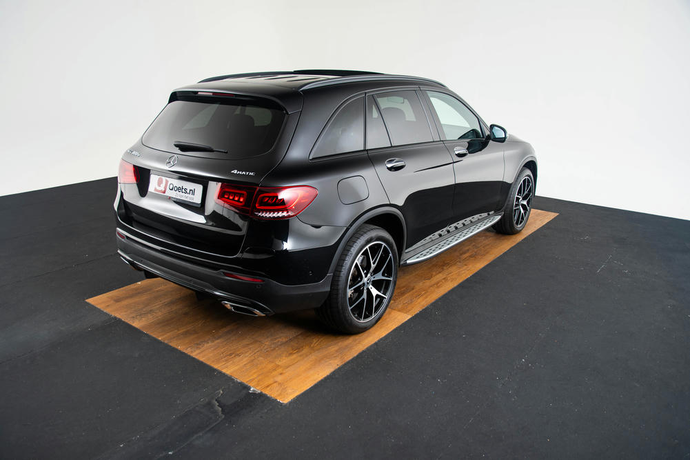 Mercedes-Benz GLC 300 e 4MATIC Obsidiaanzwart