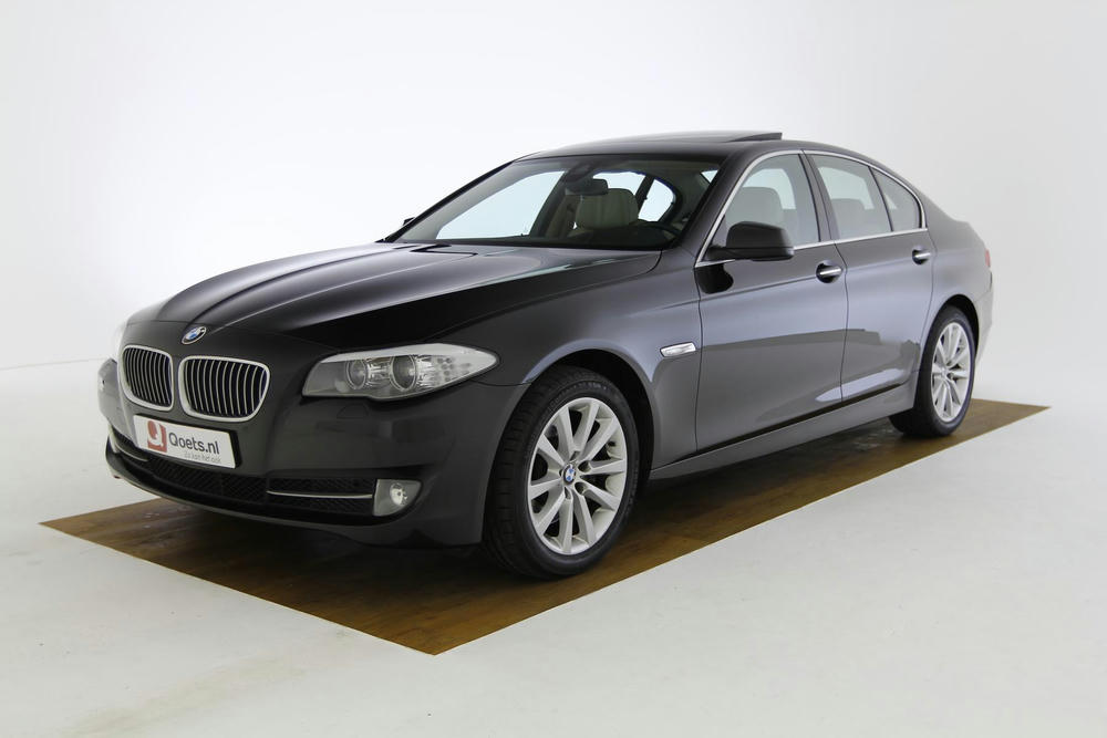 #7 - BMW 528i Sedan in Saphirschwarz