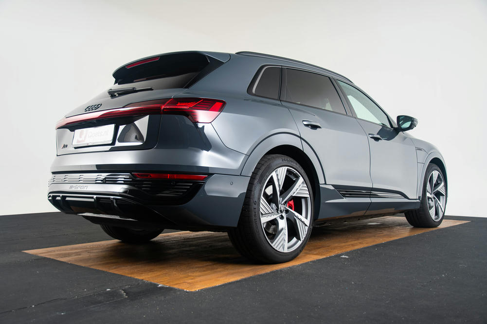 Audi Q8 e-tron Magneetgrijs