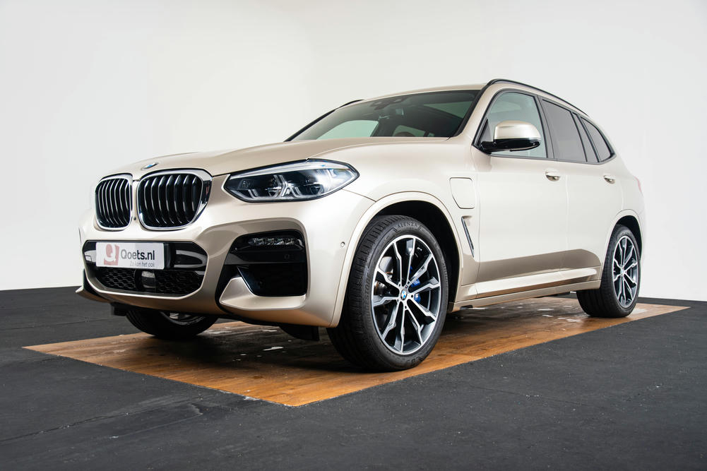 BMW X3 xDrive30e Sunstone Metallic