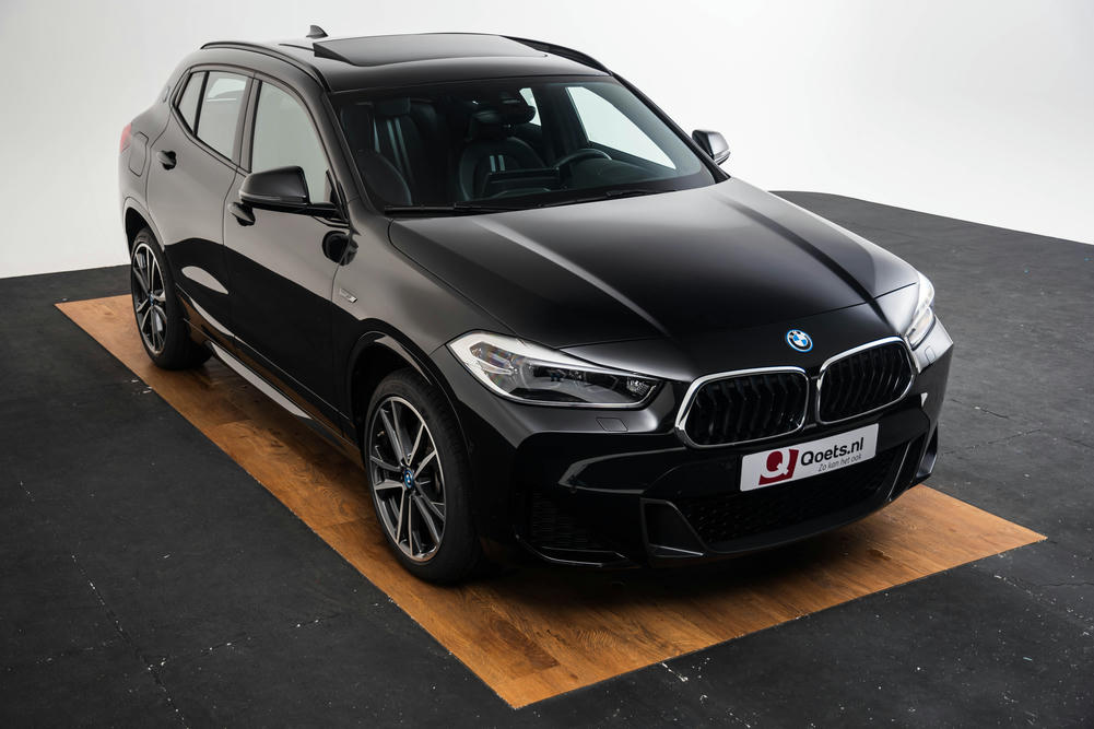 De BMW X2 in de Qoets fotostudio