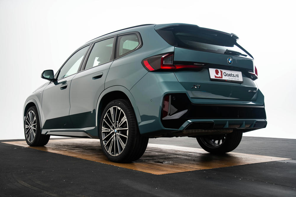 BMW X1 sDrive18i Cape York Green