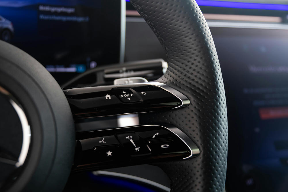 Mercedes EQE stuurknoppen