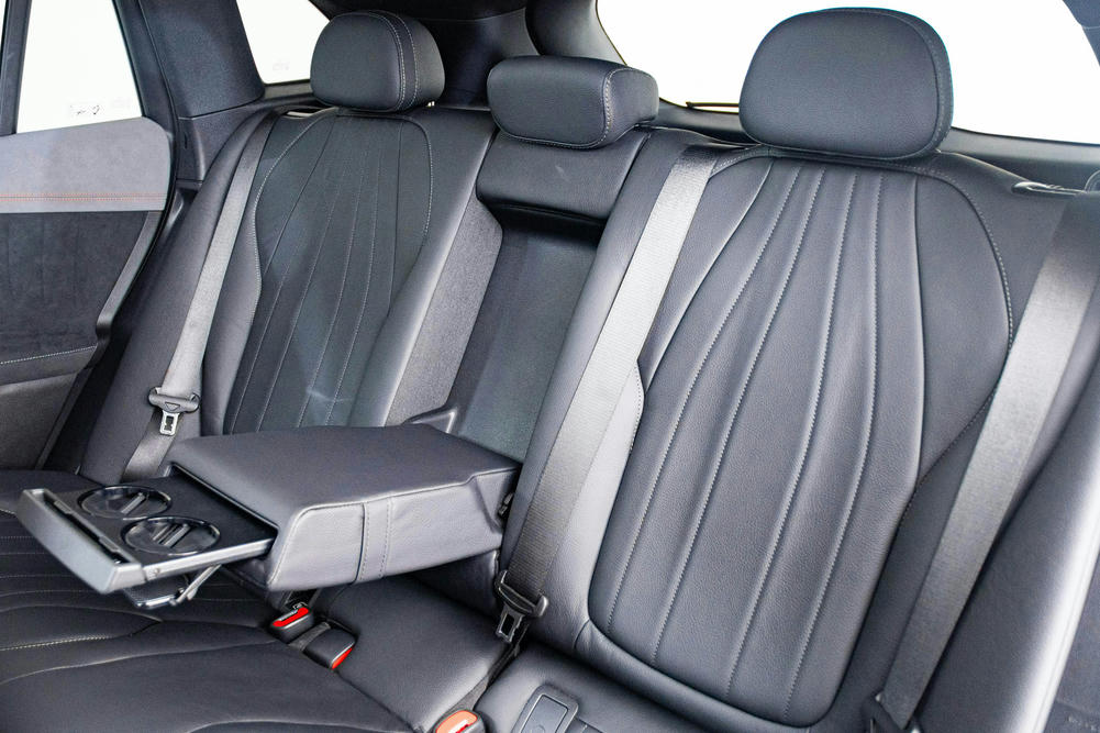 Achterbank Mercedes EQE SUV