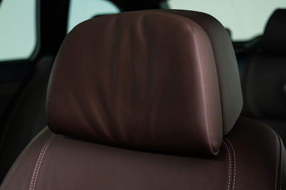 Alpina - D5 BiTurbo Touring Exklusivleder 'Nappa' MokkaSchwarz (4).jpg