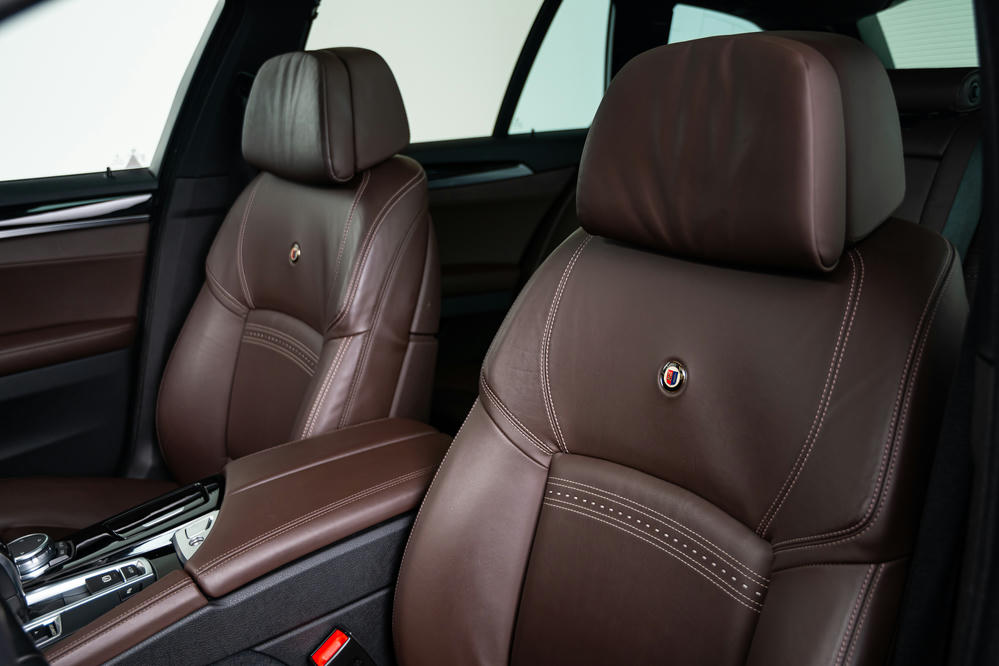 Alpina - D5 BiTurbo Touring Exklusivleder 'Nappa' MokkaSchwarz (5).jpg