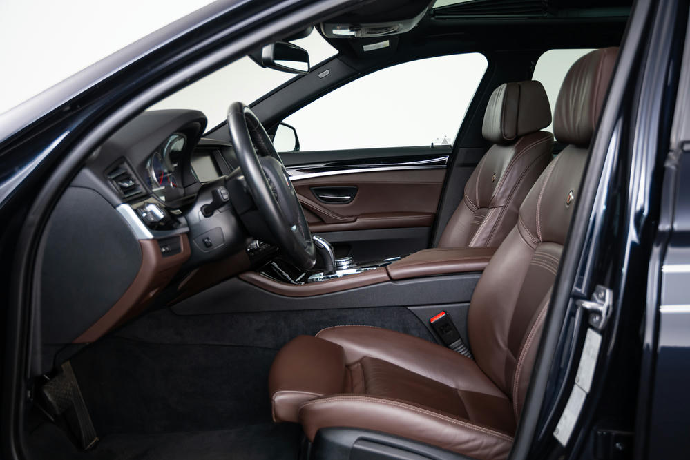 Alpina - D5 BiTurbo Touring Exklusivleder 'Nappa' MokkaSchwarz (6).jpg