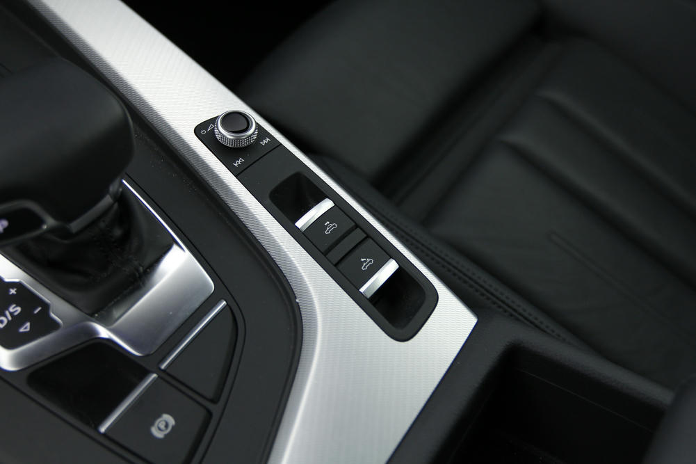 Audi - A5 2.0 TFSI Cabriolet - N005064 - Interieur - Teaser (11).JPG