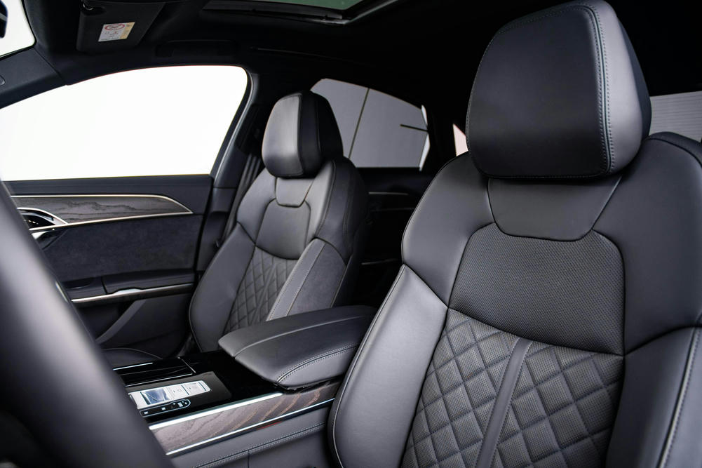 Audi - A8 60 TFSI e quattro - N013630 - Interieur (5)