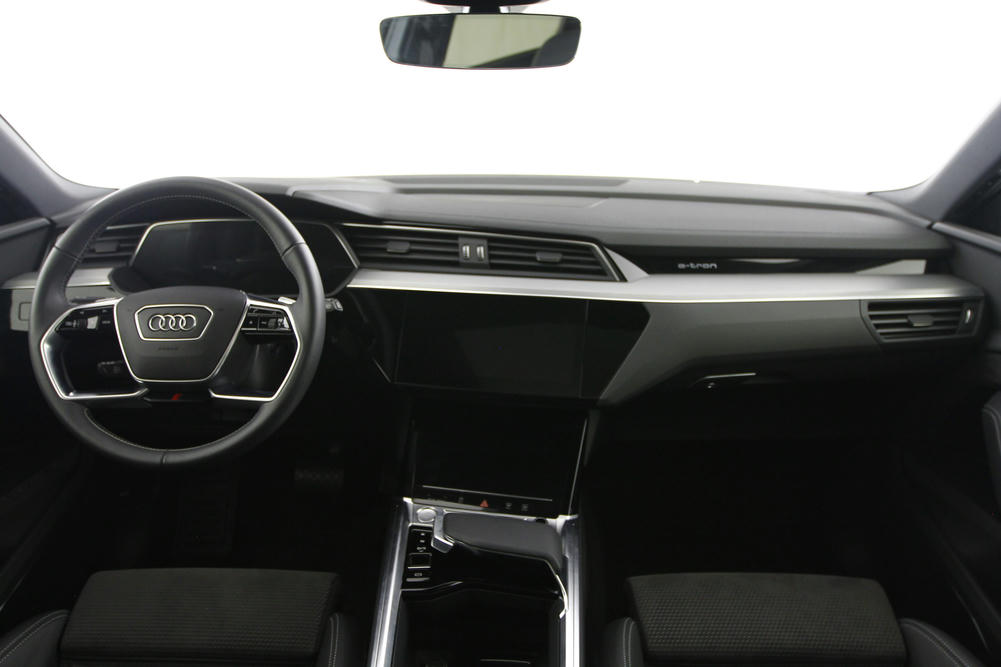Audi - E-tron 50 quattro -Interieur (1).JPG