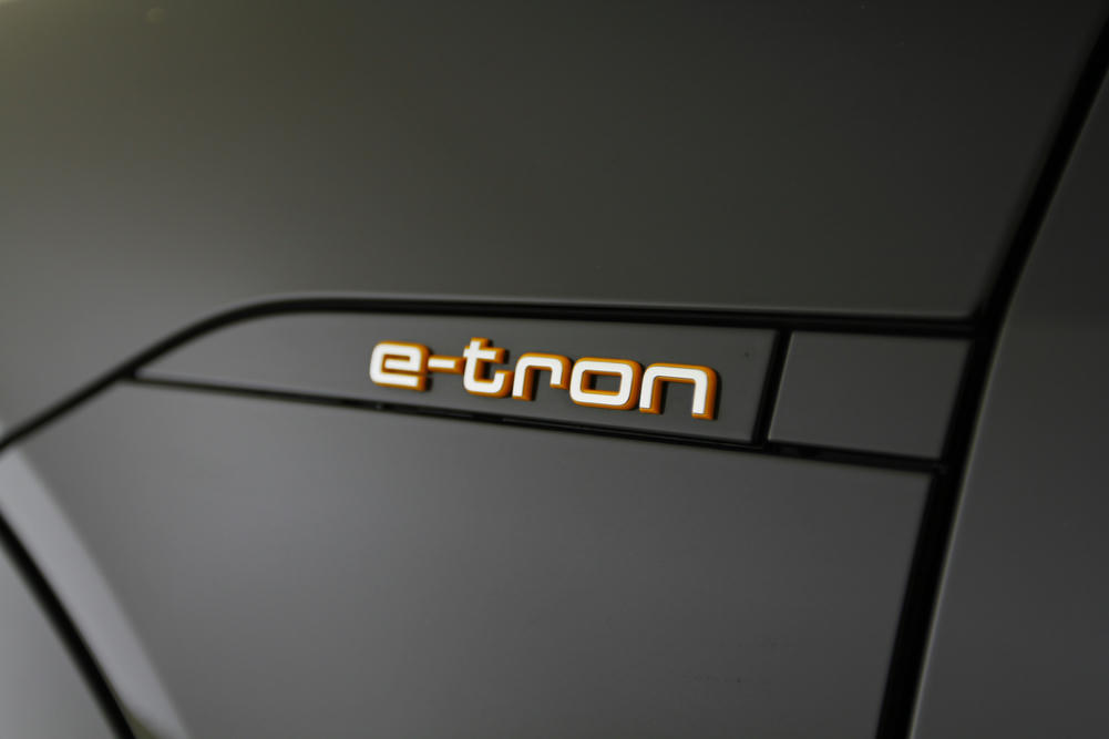 Audi - E-tron 50 quattro - B012534 - Teaser - Exterieur (27).JPG