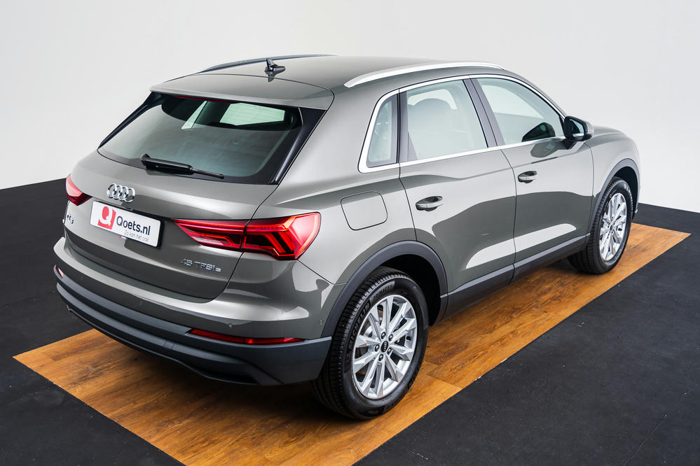 Audi - Q3 TFSI e Chronosgrijs (15).jpg