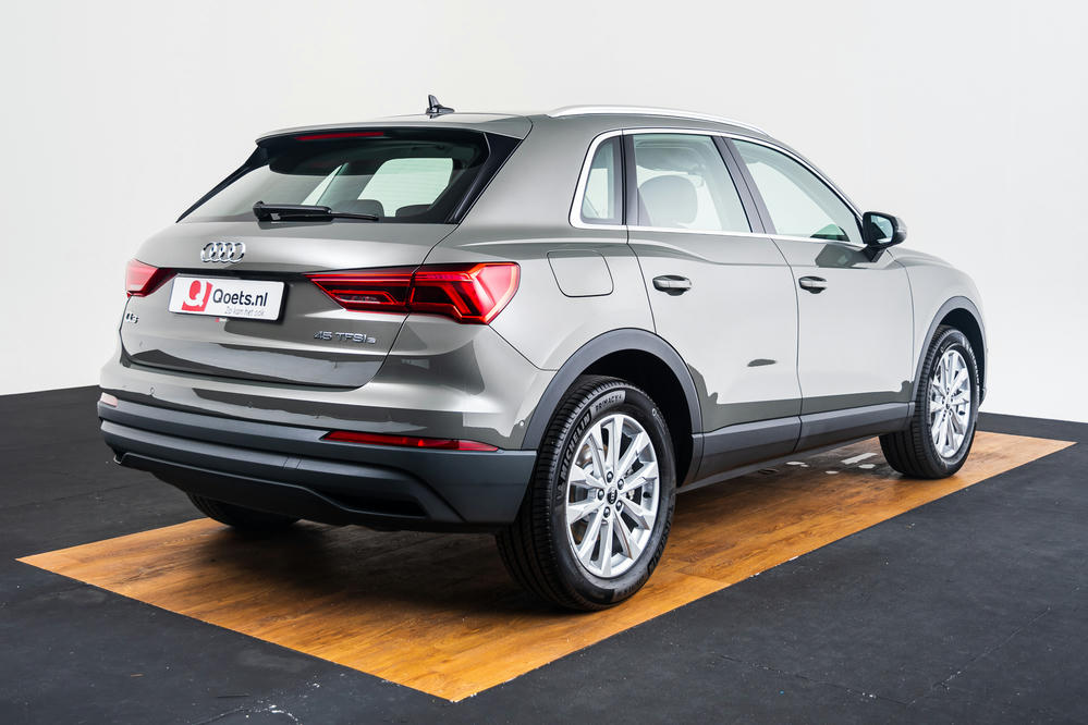 Audi - Q3 TFSI e Chronosgrijs (16).jpg