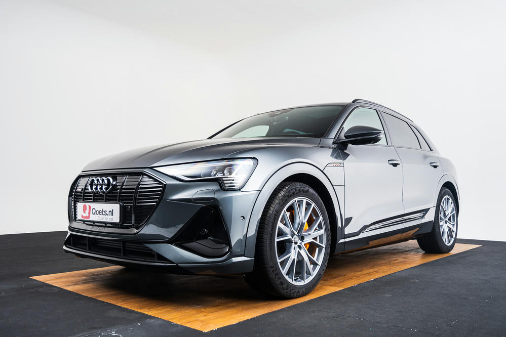 Audi - e-tron 55 quattro -Daytonagrijs (17).jpg