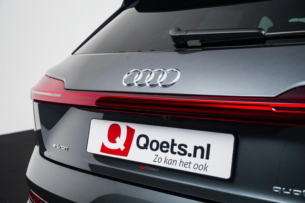 Audi - e-tron 55 quattro -Daytonagrijs (4).jpg