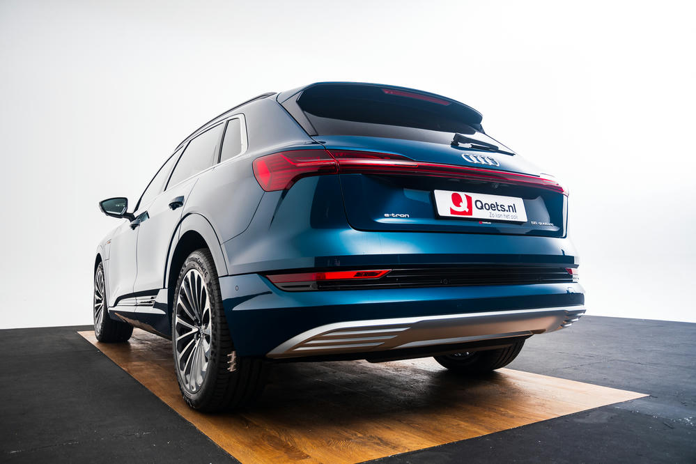 Audi - e-tron 55 quattro - B001059 - Teaser - Exterieur (12).jpg