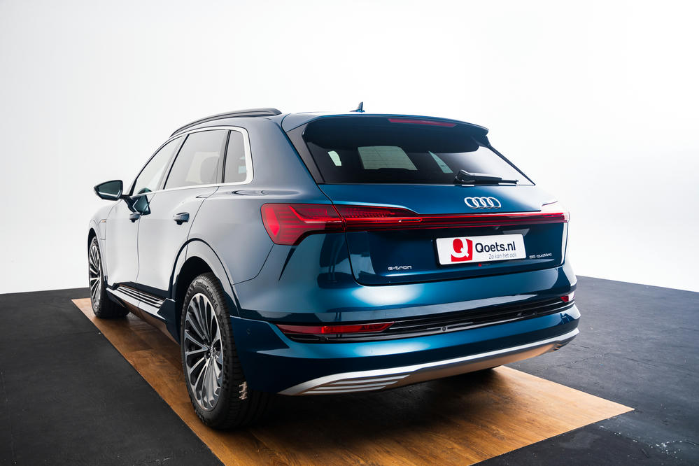 Audi - e-tron 55 quattro - B001059 - Teaser - Exterieur (13).jpg