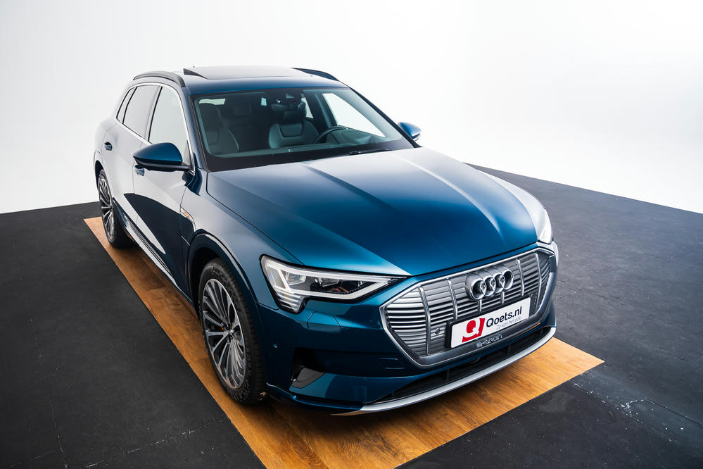 Audi - e-tron 55 quattro - B001059 - Teaser - Exterieur (29).jpg