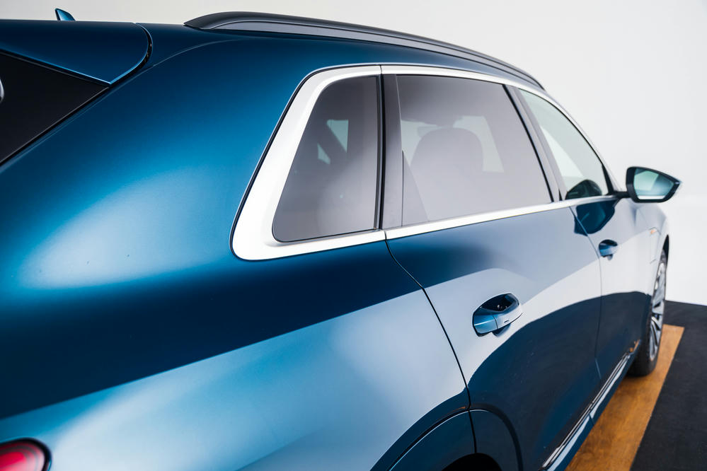 Audi - e-tron 55 quattro - B001059 - Teaser - Exterieur (5).jpg