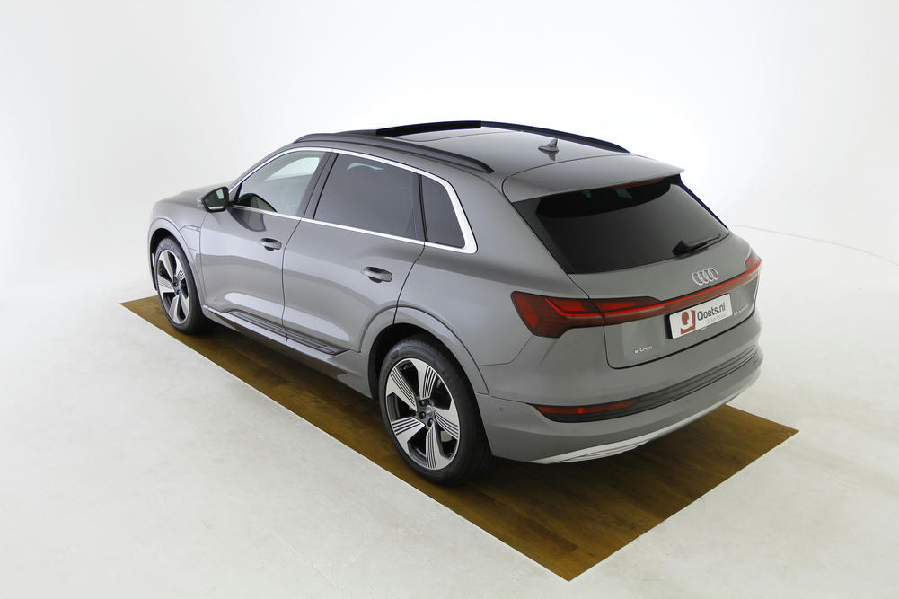 Audi - e-tron 55 quattro - - Teaser - Exterieur (22).JPG