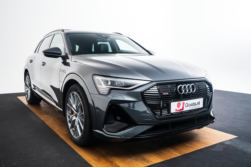 Audi - e-tron 55 quattro - B037852 - Teaser - Exterieur (7).jpg