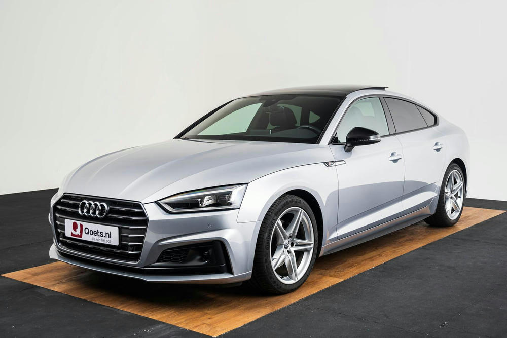 Audi A5 met lichtmetaal 8,5J x 18 5-dubbelspaaks-design